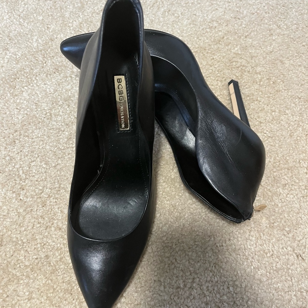 like new BCBG HEELS size 9